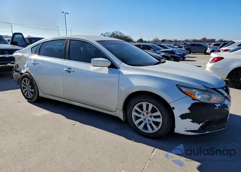 2016 Nissan Altima 2.5 z USA, uszkodzony, nr VIN 1N4AL3AP0GN392439